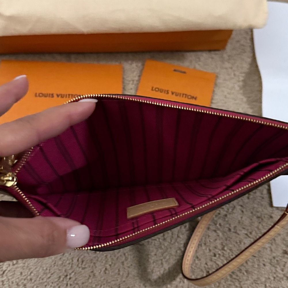 Louis Vuitton Brown and Tan Monogram Clutch - Picture 5 of 5